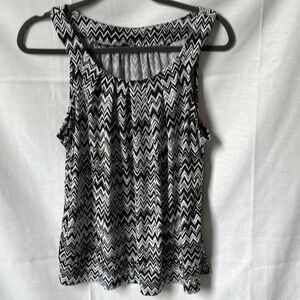 AGB Black White Sleeveless Blouse Geometric Print Flowy Top Size Large